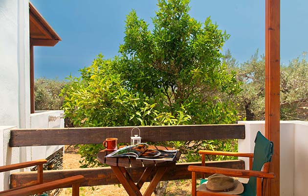 Μπαλκόνι με θέα στον κήπο